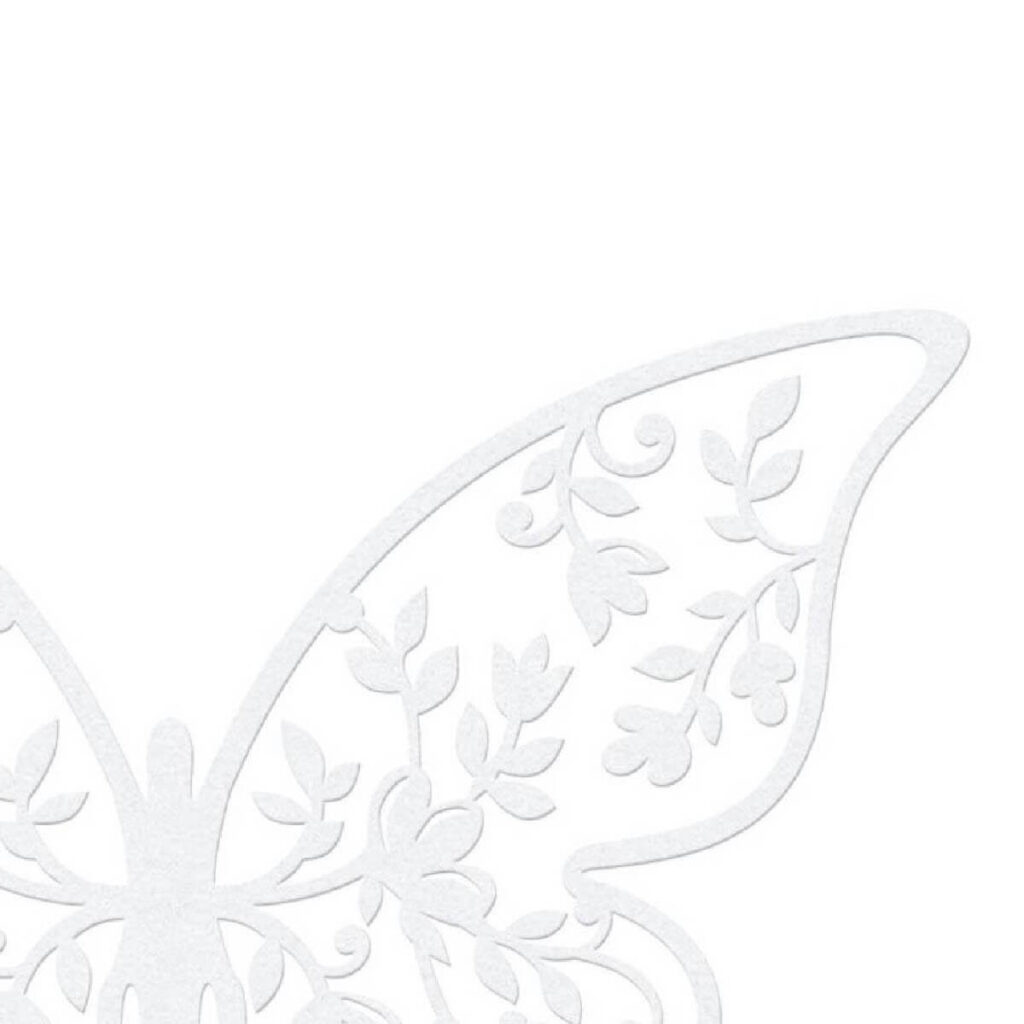 sommerfugle bordpynt - papirsommerfugle med blomsterudskæringer - hvid - bordpynt