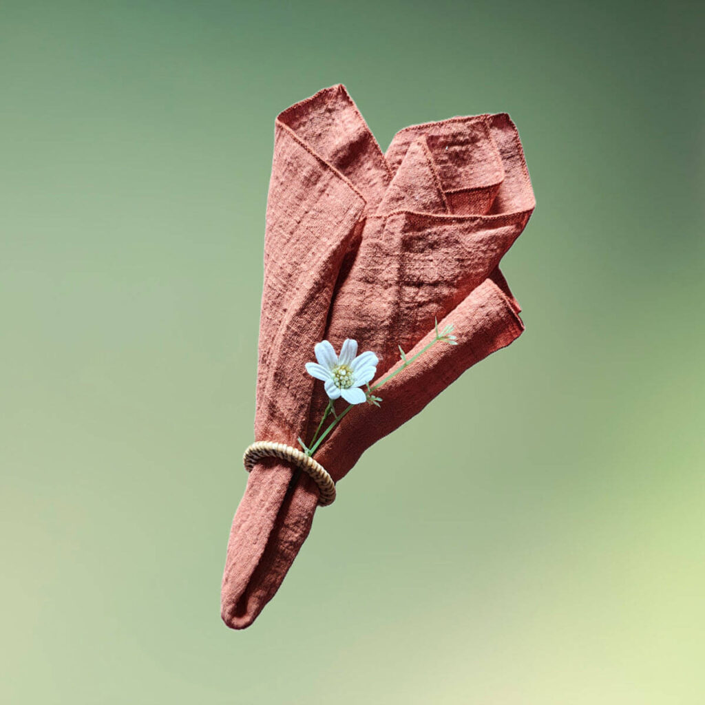 Servietringe i vævet rattan