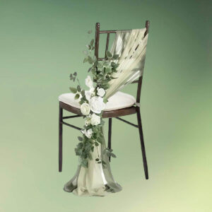 Stolepynt med kunstige blomster og stof - grøn