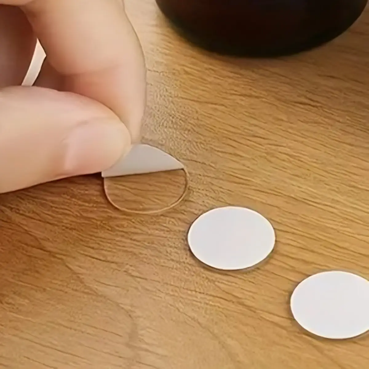 Dobbeltsidet Selvklæbende Prikker a1 (1) Dobbeltklæbende dots | Gennemsigtige prikker | 1 cm.