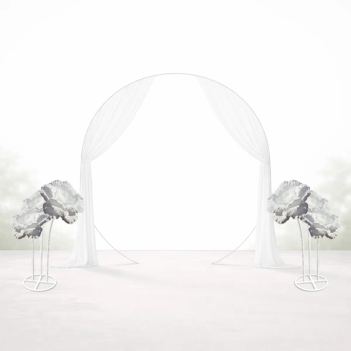 Hvidt stativ med 3-huls base + 2 stk - 3 hvide kæmpe pæoner - spejlet indad (1) Side-stativer med kæmpeblomster til vielsesbue og backdrop - hvide pæoner