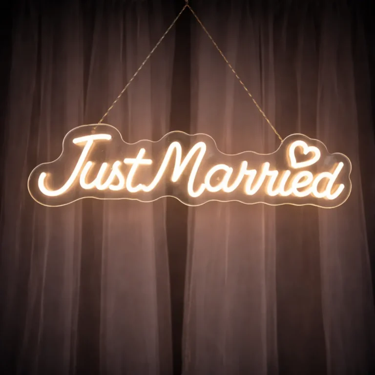 lej LED lysskilt | "Just married" | Varm hvid | Dæmpbart neonskilt