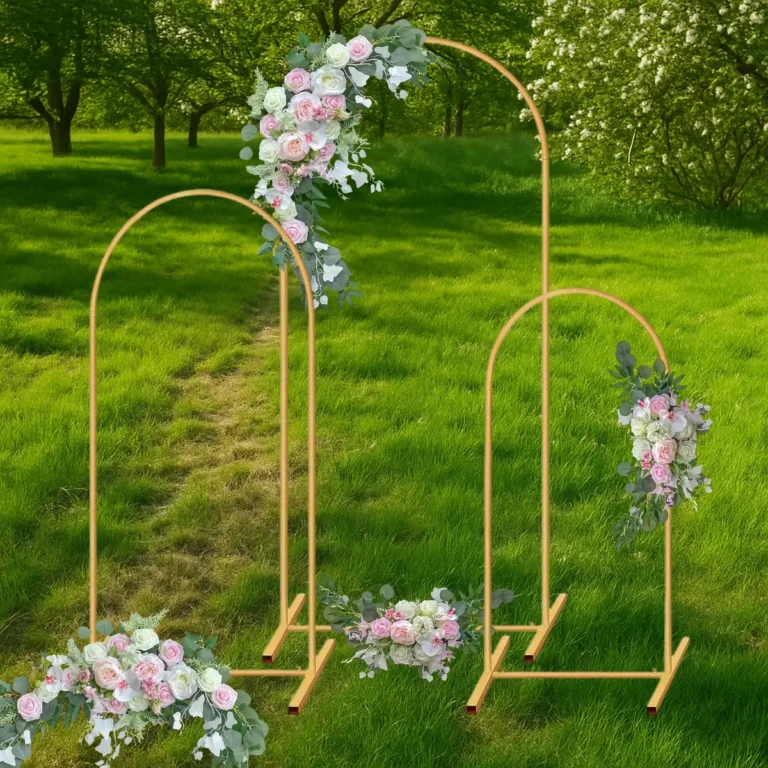 Ballonbue stativ sæt | Vielsesbue | Guldfarvet | S, M & L med lyserøde blomsterdekorationer