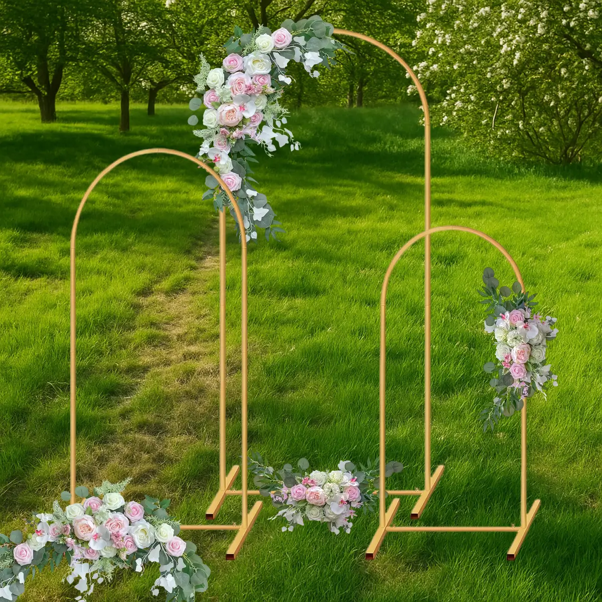 Ballonbue stativ sæt | Vielsesbue | Guldfarvet | S, M & L med lyserøde blomsterdekorationer