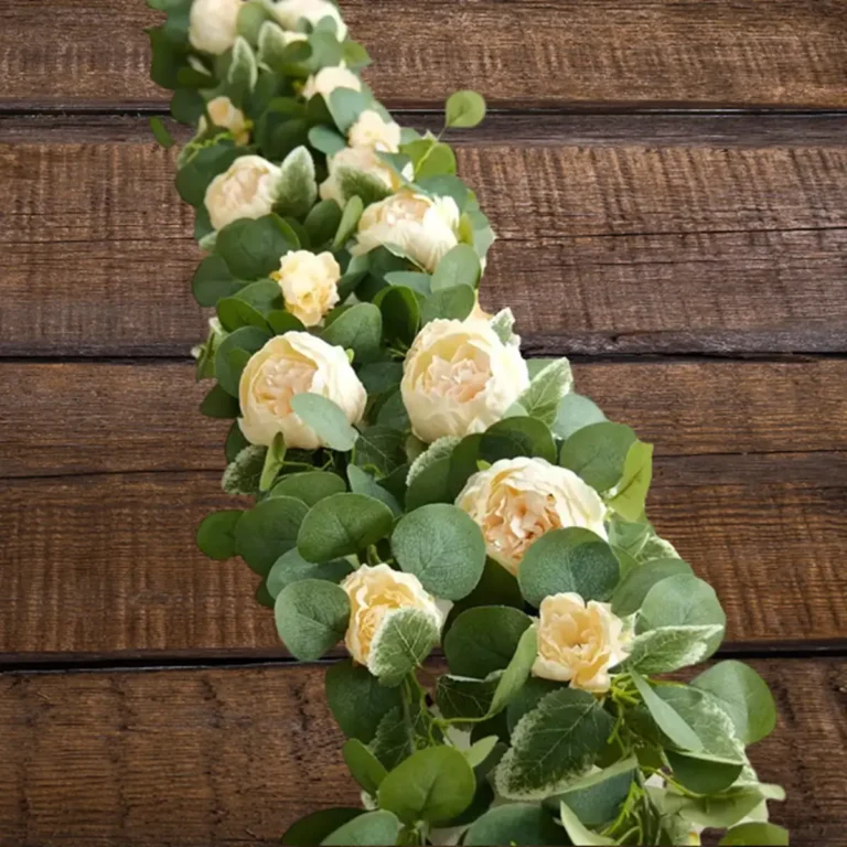 Kunstig blomsterranke med pæoner champagne farvet - bryllup