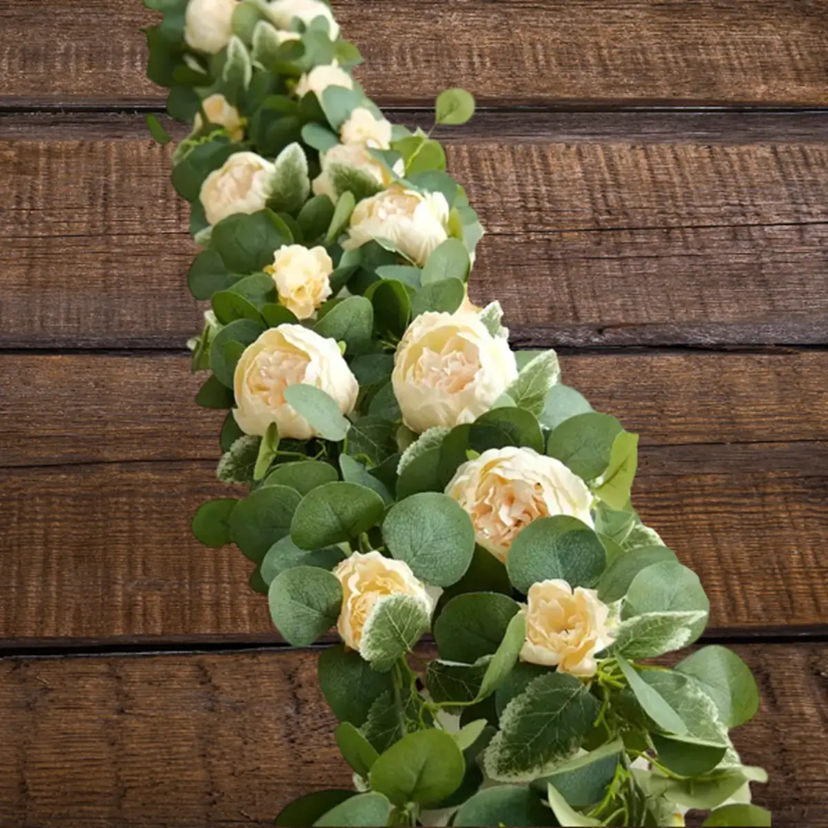 Kunstig blomsterranke med pæoner champagne farvet - bryllup