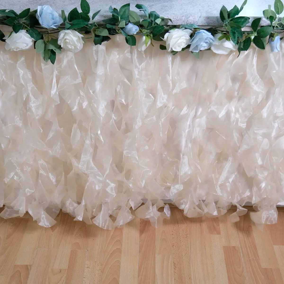 bord nederdel i tyl - bordskørt tutu - champagne, creme, elfenben - bryllup - rosenranker