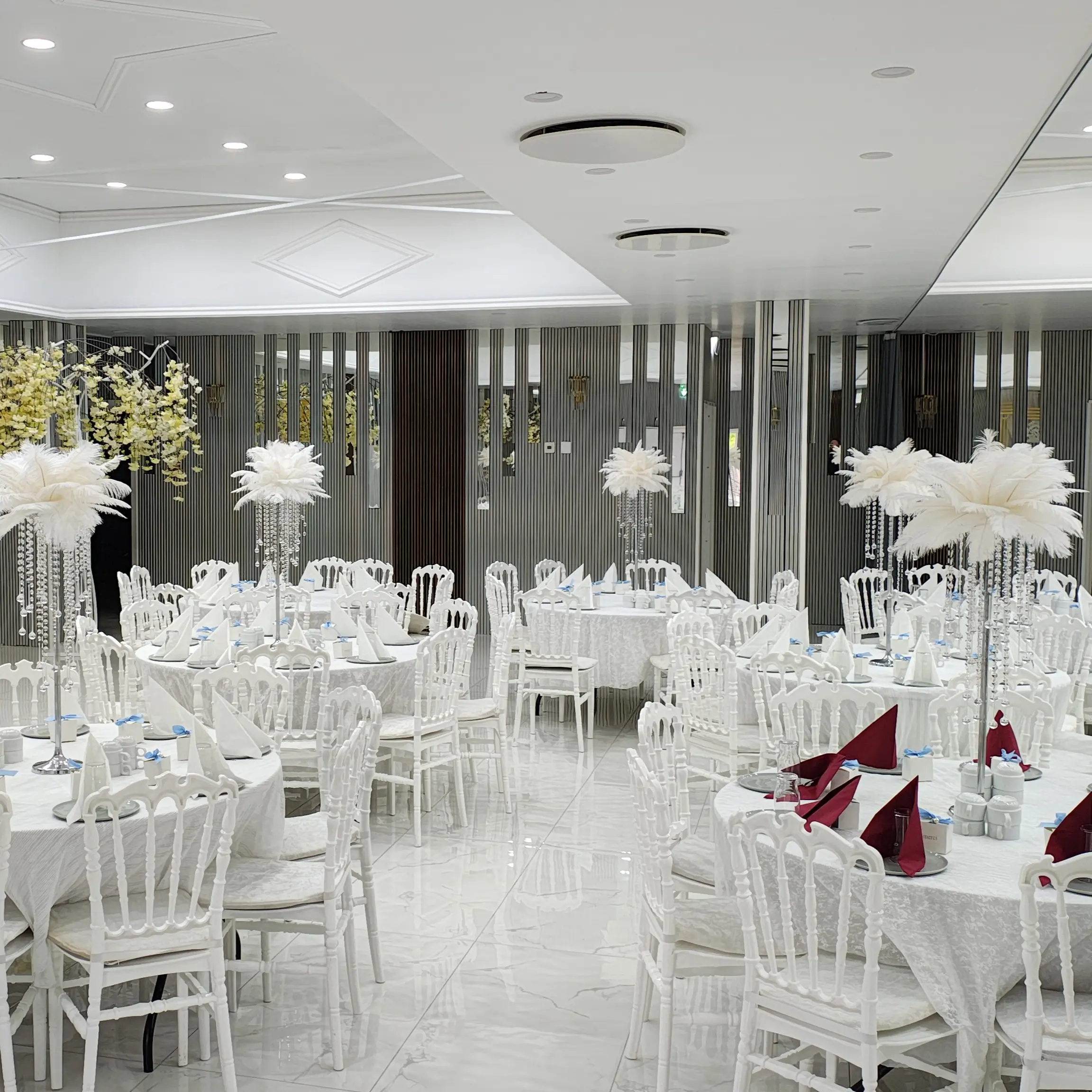 Lej pynt og få det sat op til bryllup med flere hundrede gæster