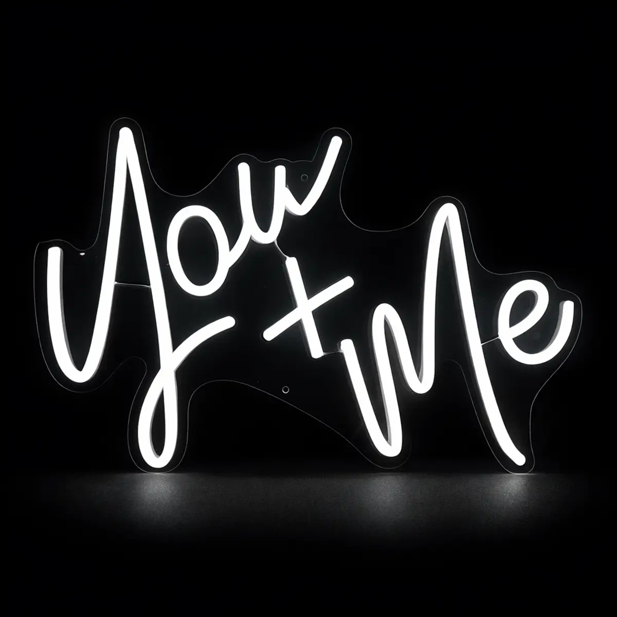 You + me led neonskilt med usb - hvid (1) lej LED lysskilt | "You + Me" | Hvid | Dæmpbart neonskilt