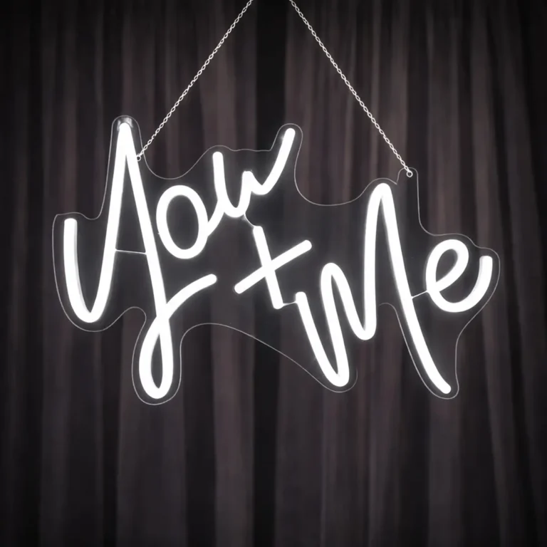 lej LED lysskilt | "You + Me" | Hvid | Dæmpbart neonskilt
