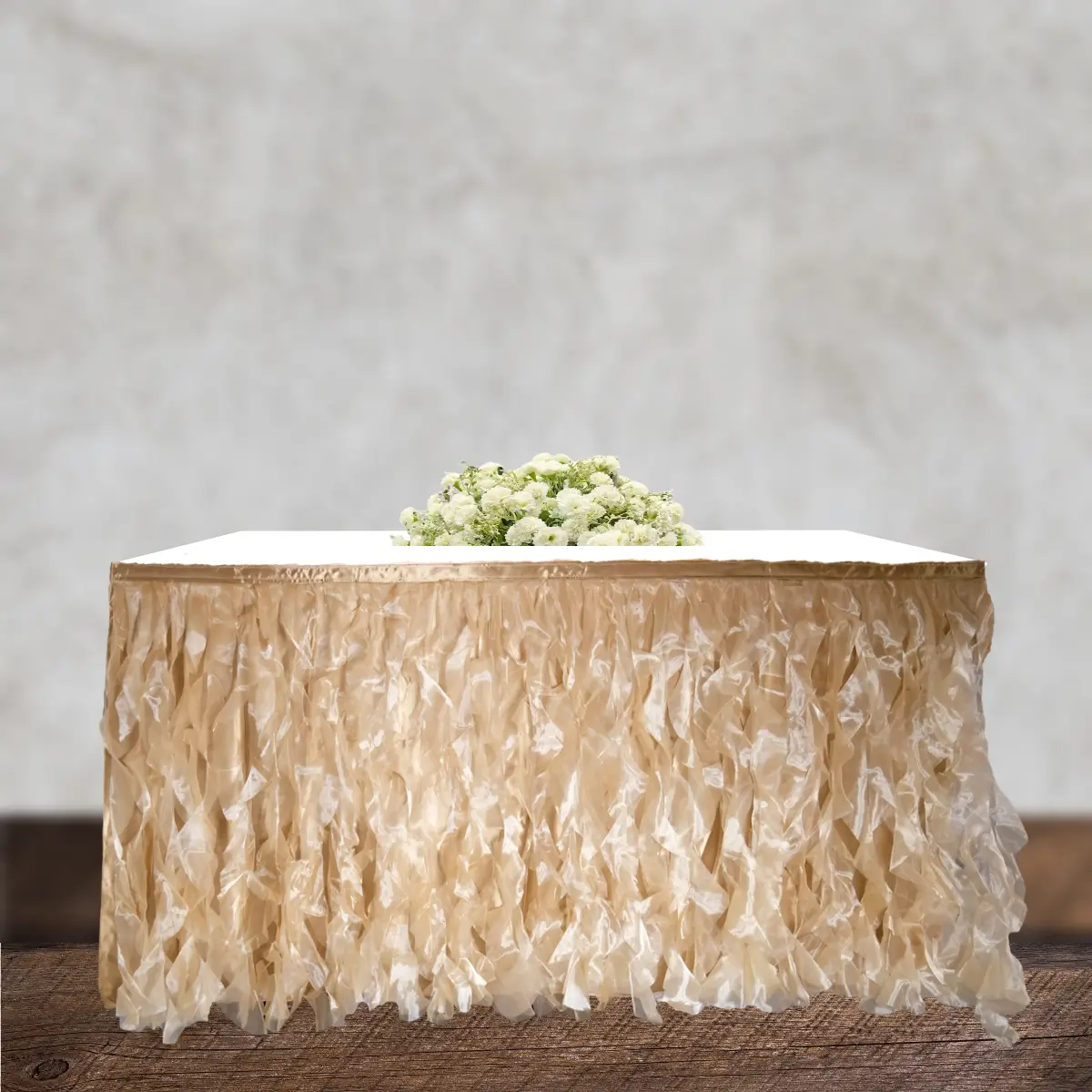 bord med gylden bordnederdel, og blomster (1) bord nederdel i tyl - bordskørt tutu - gylden, guld - bryllup