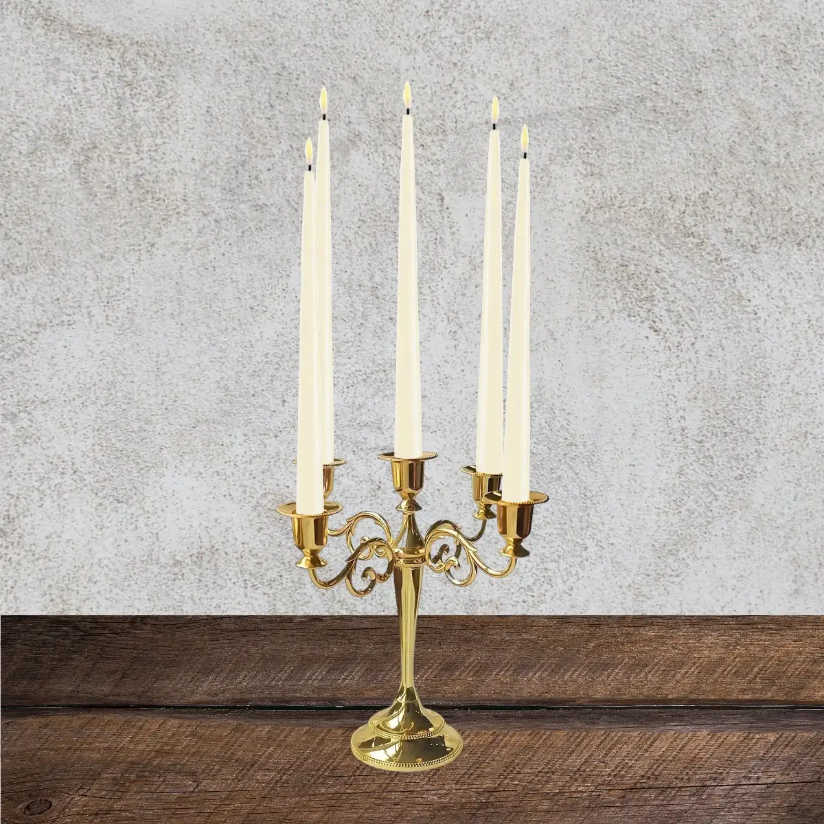 lej Deluxe Homeart stearin Real Flame LED Kertelys 28 cm creme 2 stk. i femarmet guld lysestage