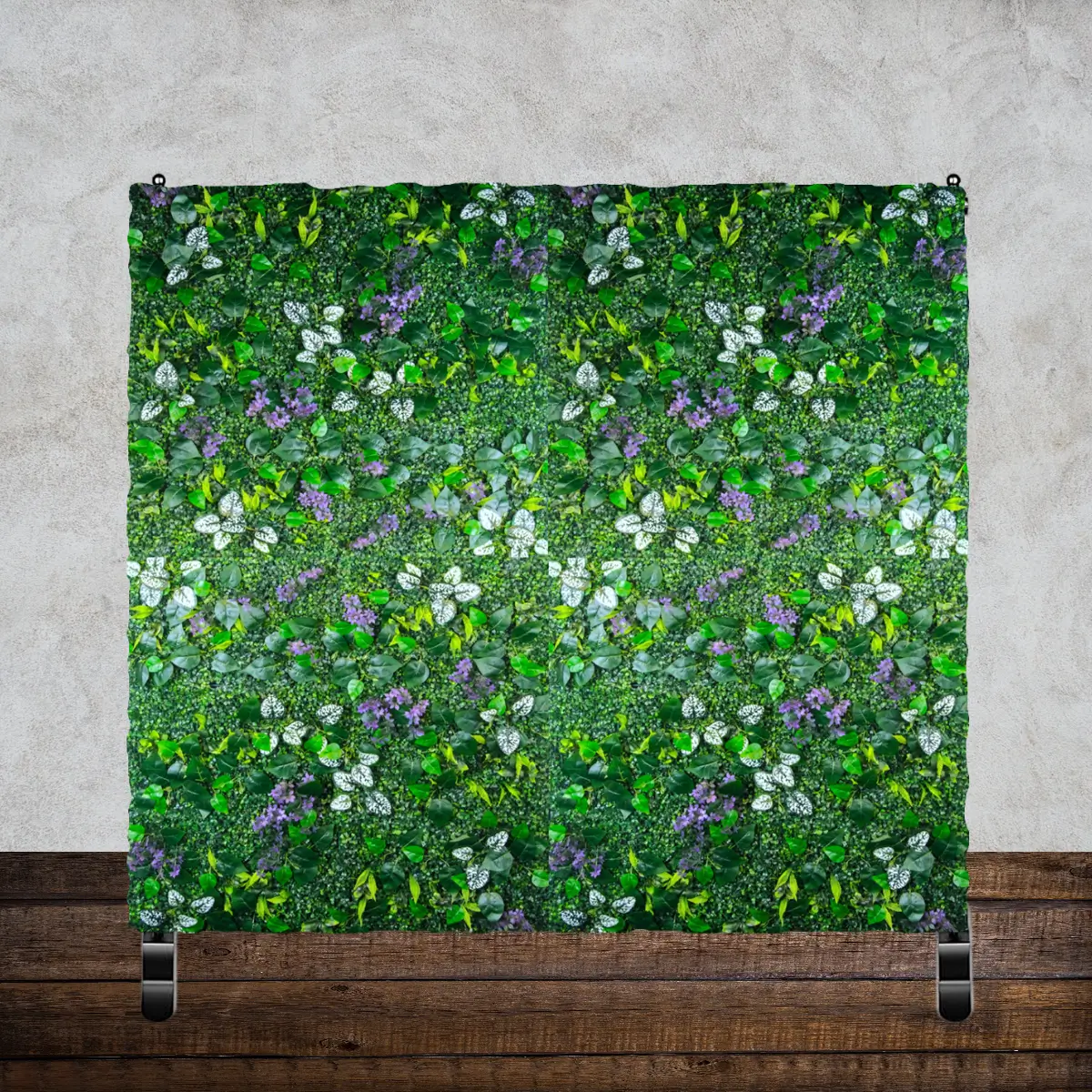 kunstig plantevægpanel - Marias mix på sort stativ 2 x 2,4 m rum (1) lej Grøn og lilla blomstervæg på stativ | Marias mix | 2 x 2,4 m. | Plantepanel backdrop