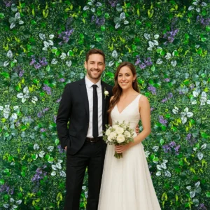 lej Grøn og lilla blomstervæg på stativ | Marias mix | 2,4 x 2,4 m. | Plantepanel backdrop